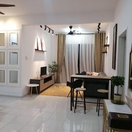 Homestay Casa Nur Iman @Adelia Kajang Zewnętrze zdjęcie